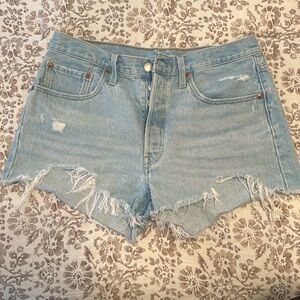 Light blue denim shorts from Levi